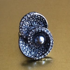 Dark Grey Pearl Center Hematite Crystals Ring